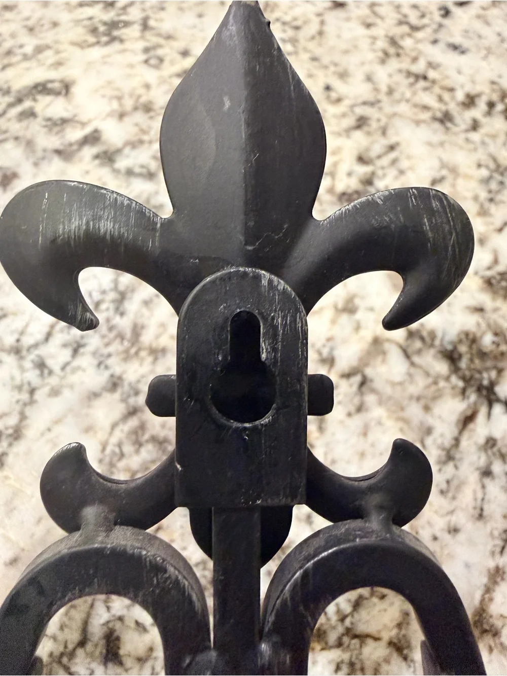 Fleur-de-Lis Double Hook Row of Hooks Wall Rack in Matte Black
